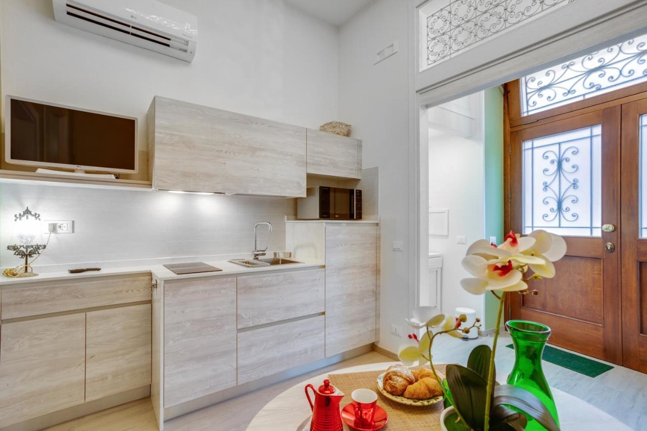 Madame Bari' Suite Apt In The Heart Of Bari Kültér fotó