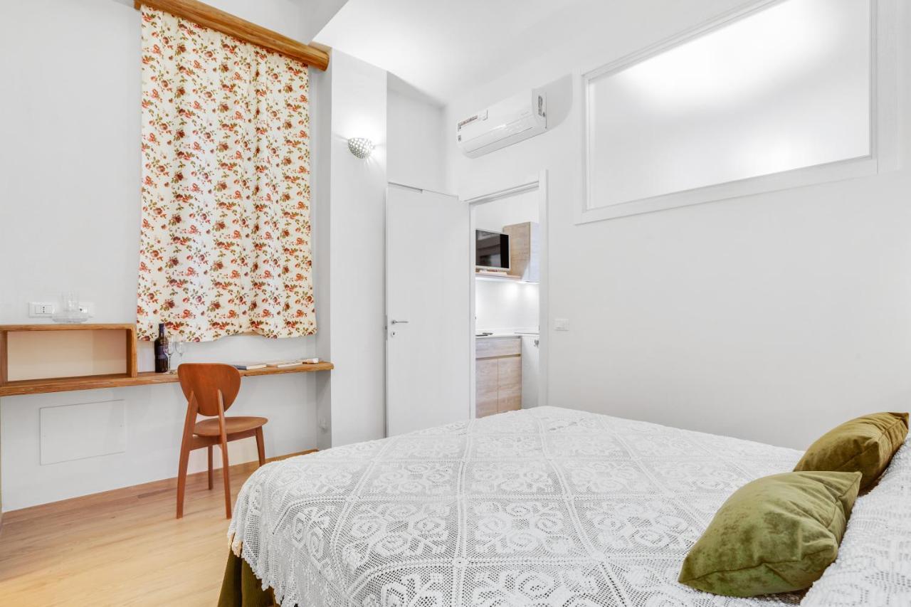 Madame Bari' Suite Apt In The Heart Of Bari Kültér fotó