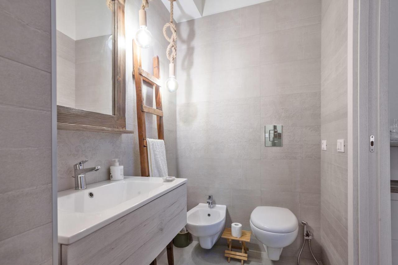 Madame Bari' Suite Apt In The Heart Of Bari Kültér fotó